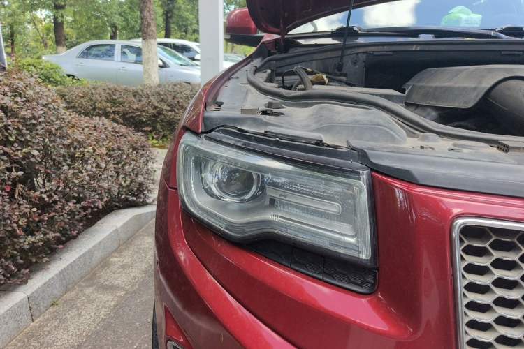 Used Jeep Grand Cherokee 2014 3.6L Elite Navigation Edition Right Front Headlight