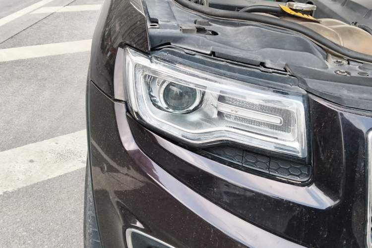 Used Jeep Grand Cherokee 2014 3.0TD Diesel Comfort Navigation Version Right Front Headlight