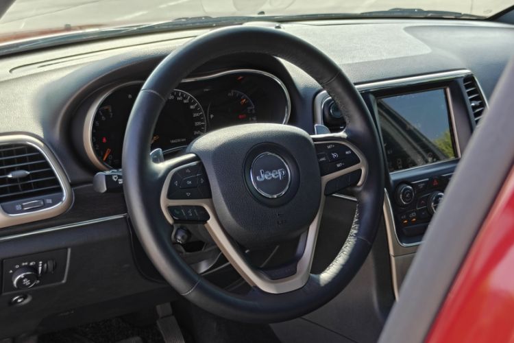Used Jeep Grand Cherokee 2014 3.6L Elite Navigation Edition Steering Wheel