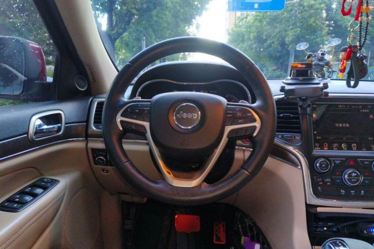 Used Jeep Grand Cherokee 2014 3.6L Elite Navigation Edition Steering Wheel