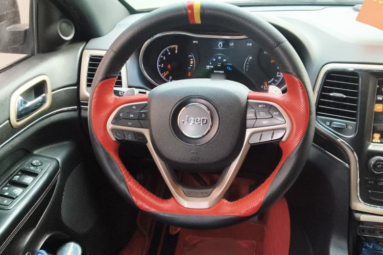Used Jeep Grand Cherokee 2014 3.0TD Diesel Comfort Navigation Version Steering Wheel
