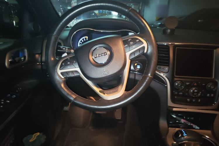 Used Jeep Grand Cherokee 2014 3.6L Elite Navigation Edition Steering Wheel