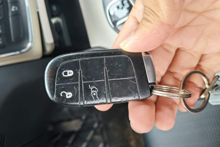 Used Jeep Grand Cherokee 2014 3.6L Elite Navigation Edition Vehicle Key