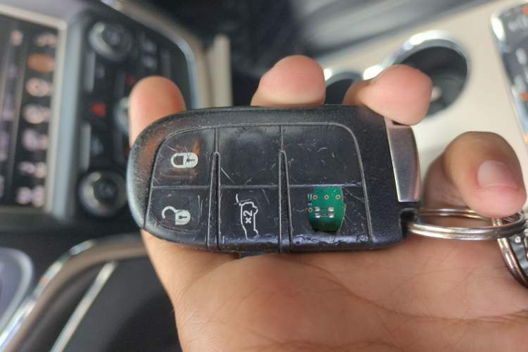 Used Jeep Grand Cherokee 2014 3.6L Elite Navigation Edition Vehicle Key