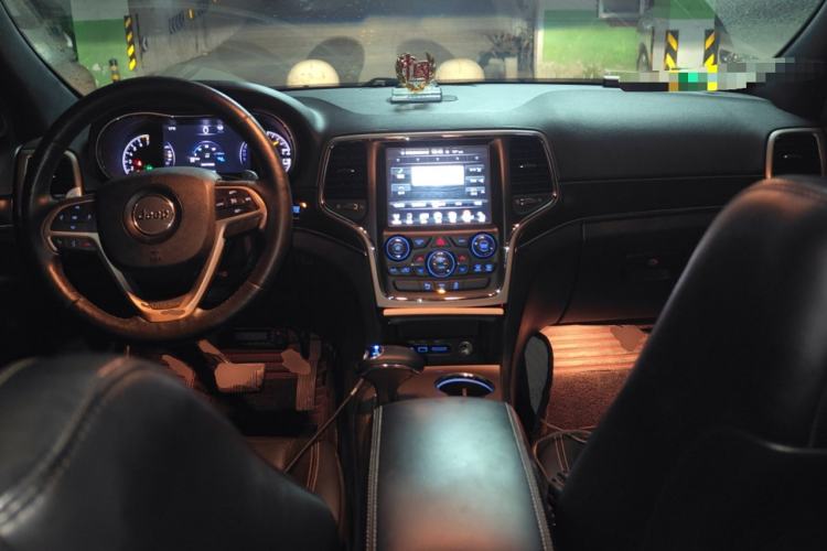 Used Jeep Grand Cherokee 2014 3.0L Comfort Navigation Edition Center Console