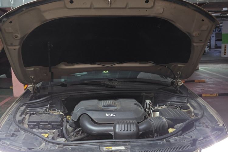 Used Jeep Grand Cherokee 2014 3.0L Comfort Navigation Edition Engine Bay