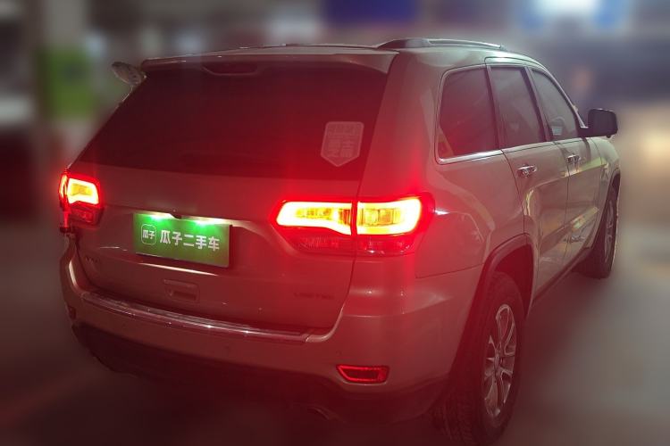 Used Jeep Grand Cherokee 2014 3.0L Comfort Navigation Edition Rear Right 45 Deg