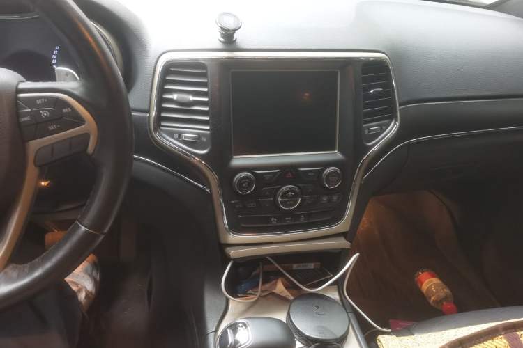 Used Jeep Grand Cherokee 2014 3.0TD Diesel Comfort Navigation Version Audio And AC Panel