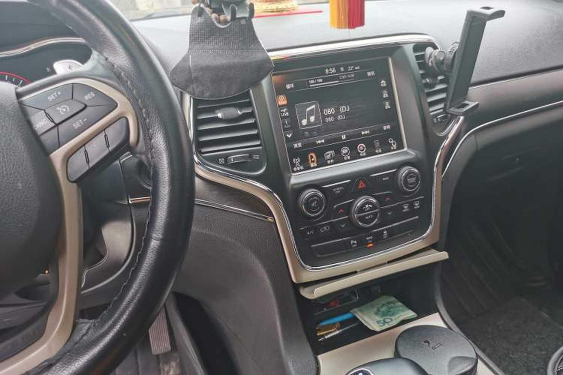 Used Jeep Grand Cherokee 2014 3.0L Comfort Navigation Edition Audio And AC Panel