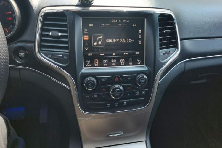 Used Jeep Grand Cherokee 2014 3.0TD Diesel Comfort Navigation Version Audio And AC Panel