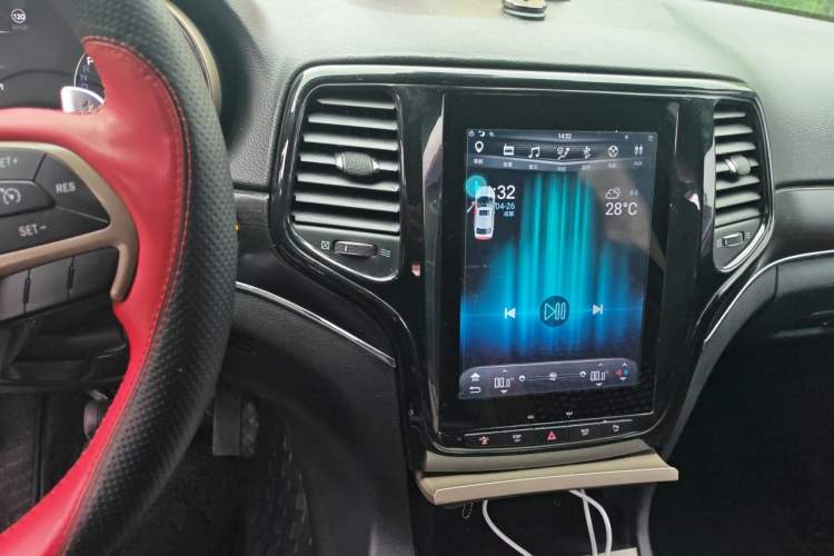 Used Jeep Grand Cherokee 2014 3.0TD Diesel Comfort Navigation Version Audio And AC Panel