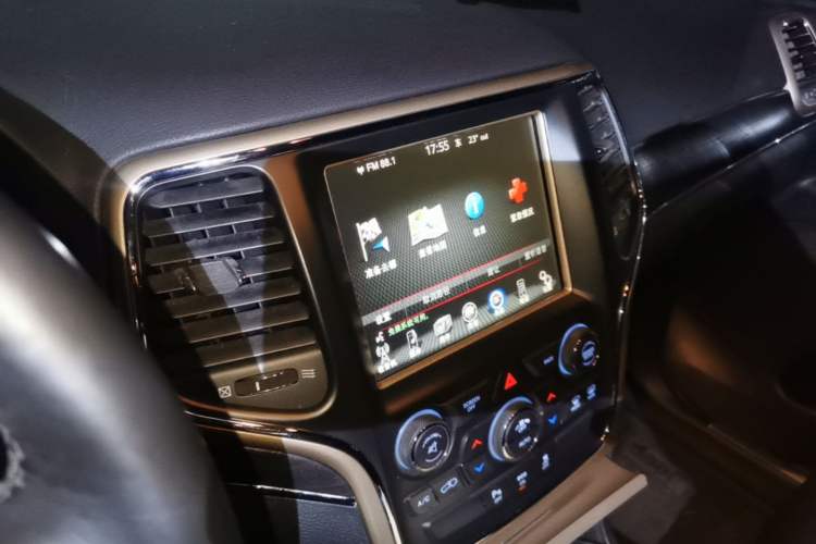 Used Jeep Grand Cherokee 2014 3.0L Comfort Navigation Edition Audio And AC Panel