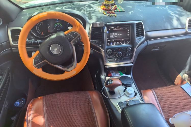 Used Jeep Grand Cherokee 2014 3.0L Comfort Navigation Edition Center Console