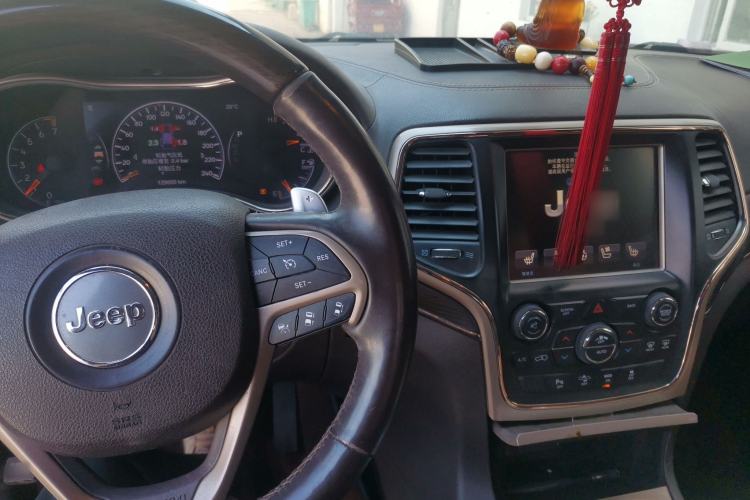 Used Jeep Grand Cherokee 2014 3.6L Flagship Prestige Edition Center Console