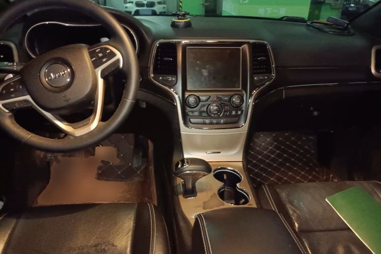 Used Jeep Grand Cherokee 2014 3.6L Elite Navigation Edition Center Console