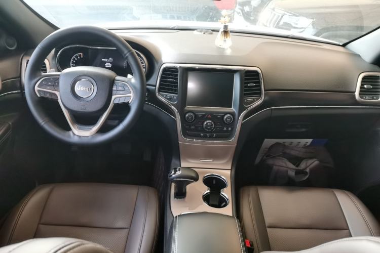 Used Jeep Grand Cherokee 2014 3.6L Elite Navigation Edition Center Console