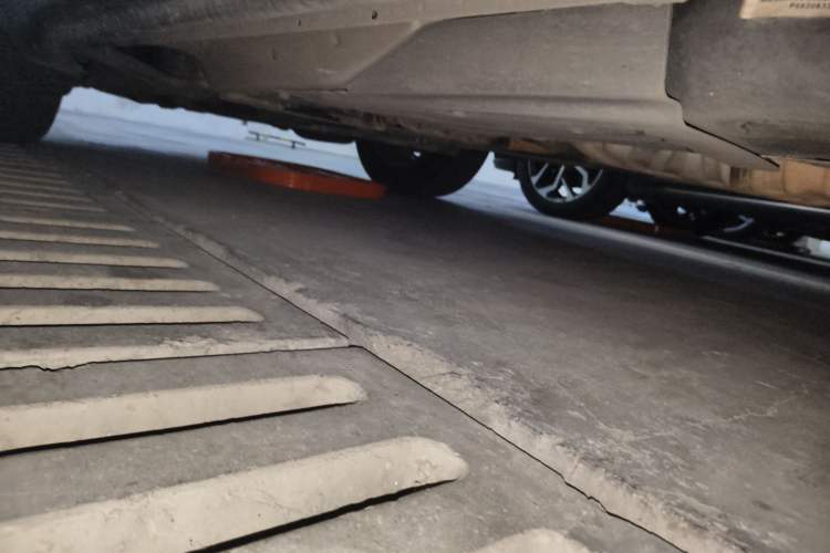 Used Jeep Grand Cherokee 2014 3.6L Elite Navigation Edition Chassis Rear Left