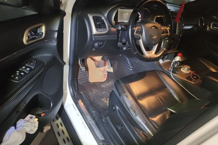 Used Jeep Grand Cherokee 2014 3.0TD Diesel Comfort Navigation Version Driver Seat