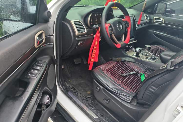 Used Jeep Grand Cherokee 2014 3.0TD Diesel Comfort Navigation Version Driver Seat