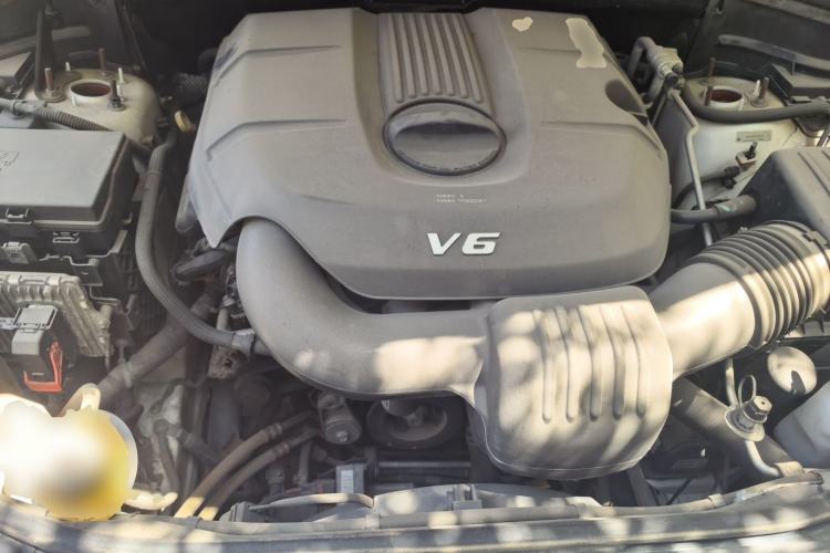 Used Jeep Grand Cherokee 2014 3.0L Comfort Navigation Edition Engine Bay
