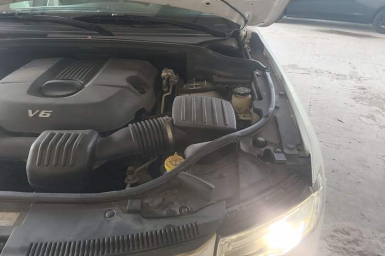 Used Jeep Grand Cherokee 2014 3.0L Comfort Navigation Edition Engine Bay Left
