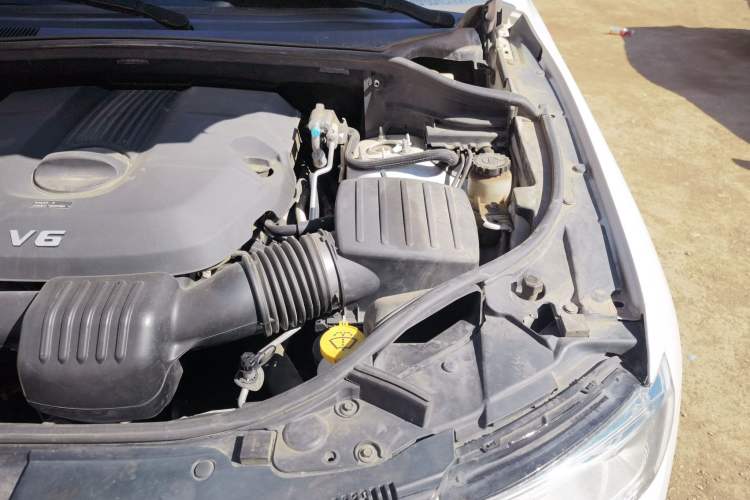 Used Jeep Grand Cherokee 2014 3.0L Comfort Navigation Edition Engine Bay Left