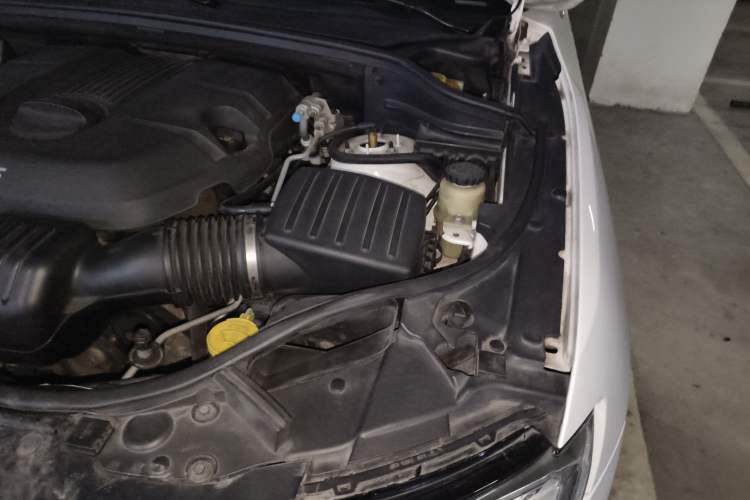 Used Jeep Grand Cherokee 2014 3.6L Elite Navigation Edition Engine Bay Left