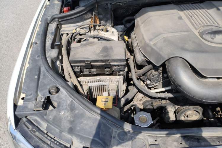 Used Jeep Grand Cherokee 2014 3.6L Elite Navigation Edition Engine Bay Right
