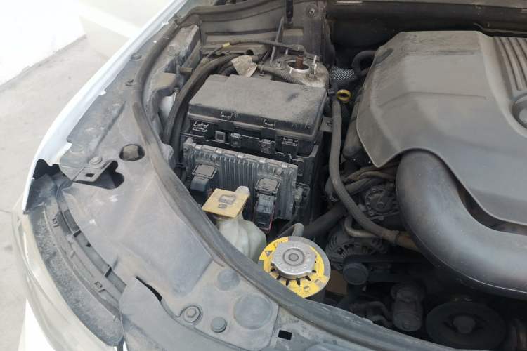 Used Jeep Grand Cherokee 2014 3.6L Flagship Prestige Edition Engine Bay Right