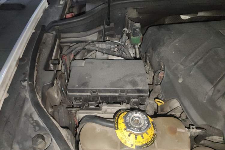 Used Jeep Grand Cherokee 2014 3.0TD Diesel Comfort Navigation Version Engine Bay Right