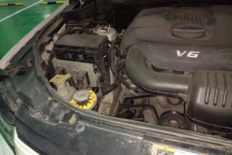 Used Jeep Grand Cherokee 2014 3.6L Elite Navigation Edition Engine Bay Right