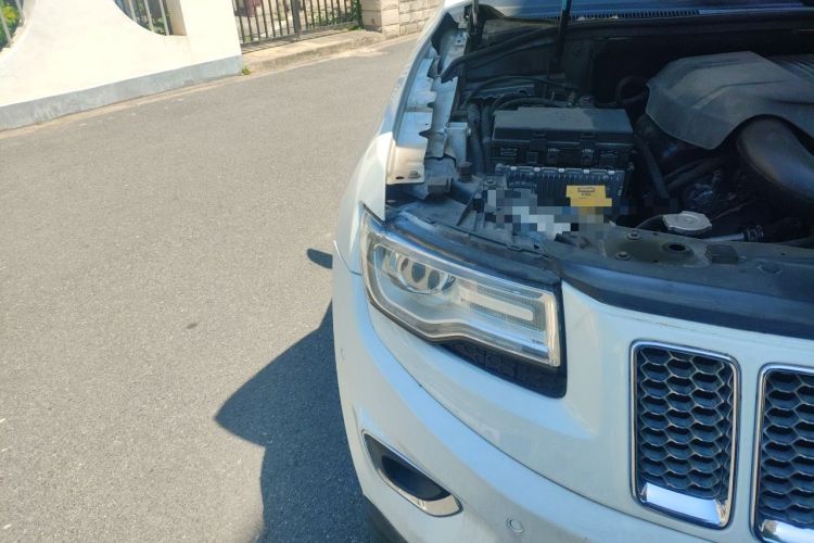 Used Jeep Grand Cherokee 2014 3.6L Elite Navigation Edition Engine Bay Right