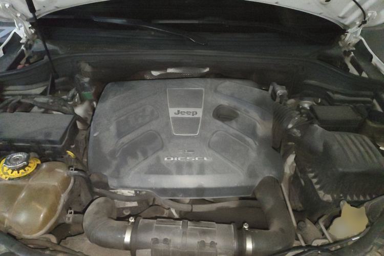 Used Jeep Grand Cherokee 2014 3.0TD Diesel Comfort Navigation Version Engine Bay