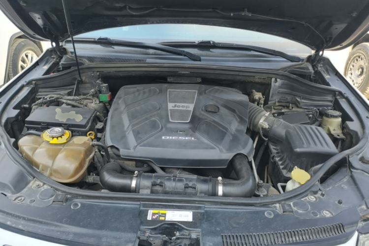 Used Jeep Grand Cherokee 2014 3.0TD Diesel Comfort Navigation Version Engine Bay
