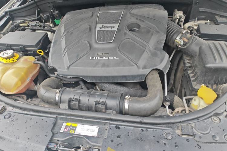 Used Jeep Grand Cherokee 2014 3.0TD Diesel Comfort Navigation Version Engine Bay