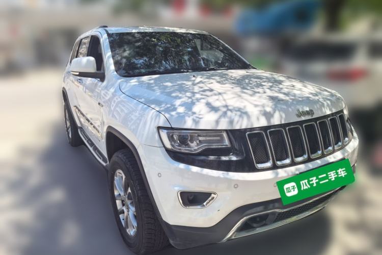 Used Jeep Grand Cherokee 2014 3.0L Comfort Navigation Edition Front Right 45 Deg