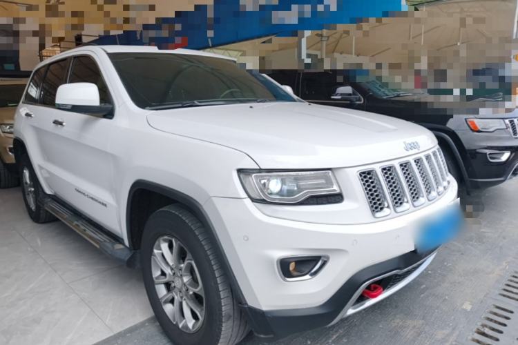 Used Jeep Grand Cherokee 2014 3.0L Comfort Navigation Edition Front Right 45 Deg