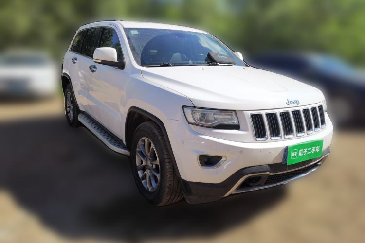 Used Jeep Grand Cherokee 2014 3.0L Comfort Navigation Edition Front Right 45 Deg