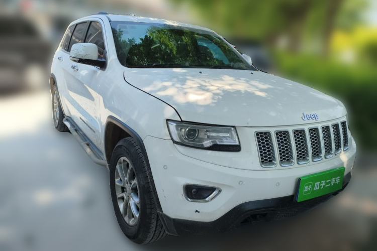 Used Jeep Grand Cherokee 2014 3.6L Elite Navigation Edition Front Right 45 Deg
