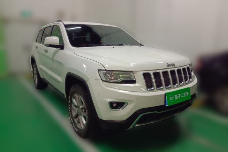 Used Jeep Grand Cherokee 2014 3.6L Elite Navigation Edition Front Right 45 Deg