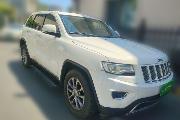 Used Jeep Grand Cherokee 2014 3.6L Elite Navigation Edition Front Right 45 Deg