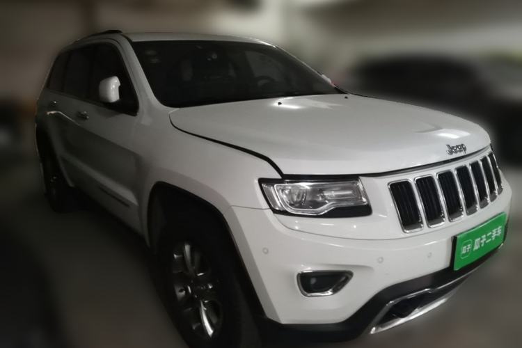 Used Jeep Grand Cherokee 2014 3.0L Comfort Navigation Edition Front Right 45 Deg