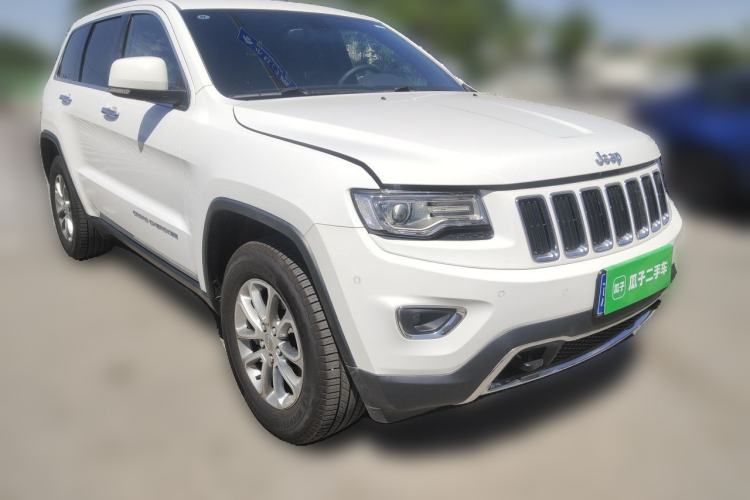 Used Jeep Grand Cherokee 2014 3.6L Elite Navigation Edition Front Right 45 Deg