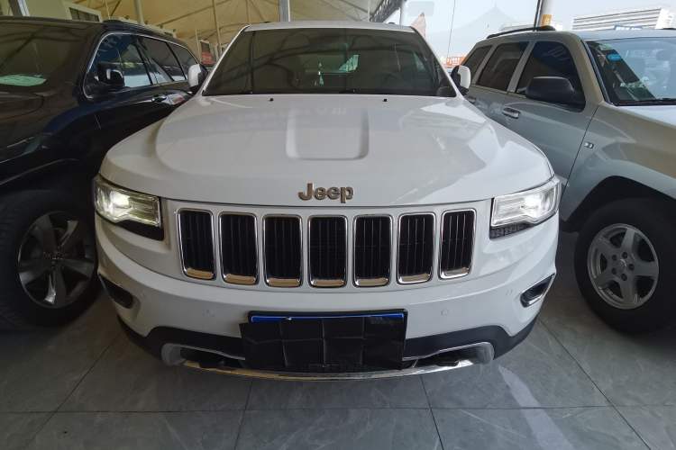 Used Jeep Grand Cherokee 2014 3.6L Elite Navigation Edition Front