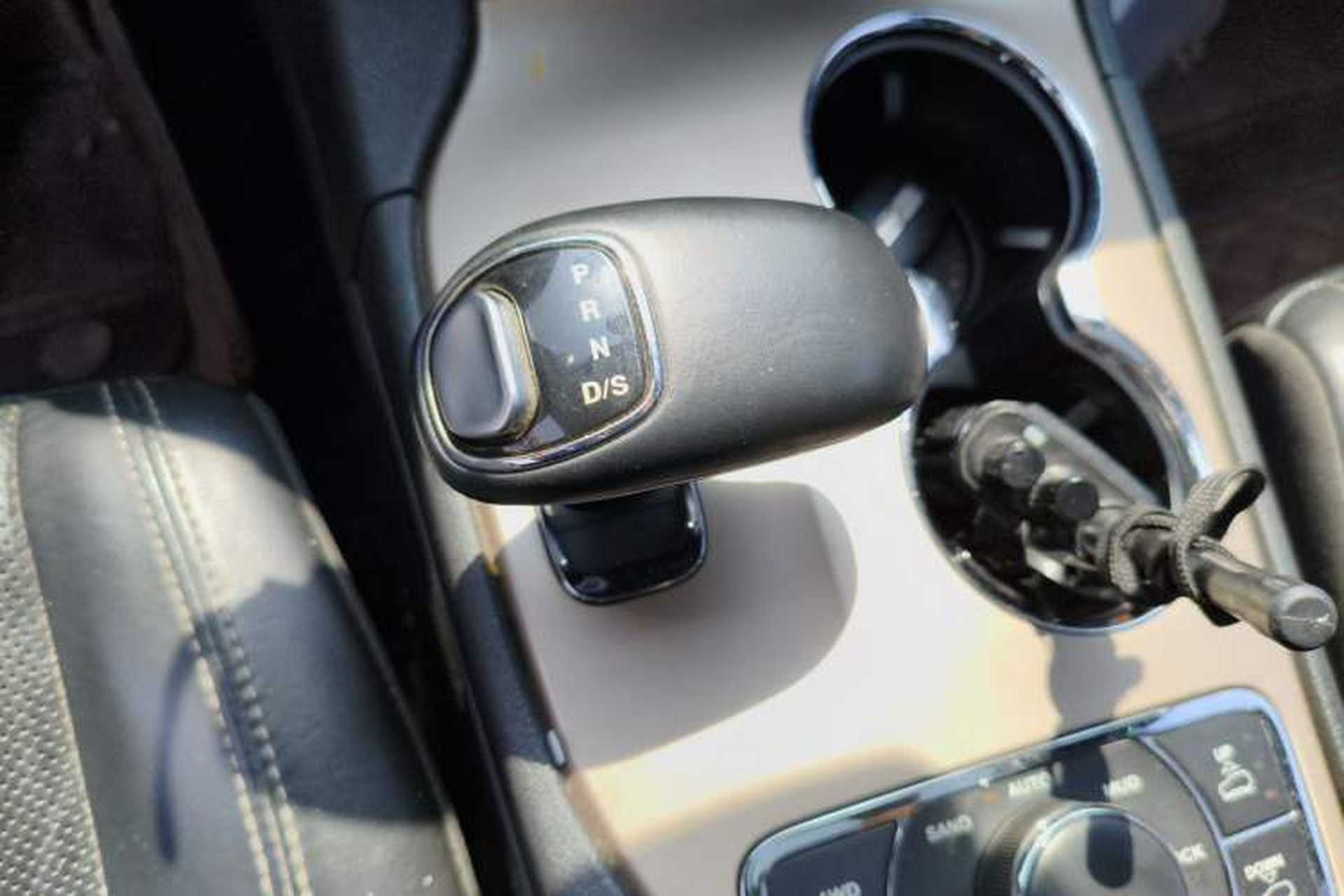 Used Jeep Grand Cherokee 2014 3.6L Elite Navigation Edition Gear Lever