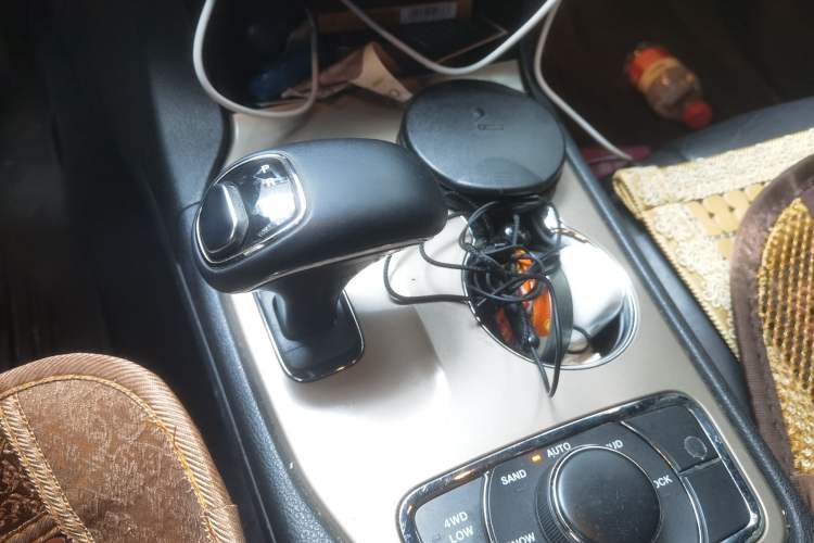 Used Jeep Grand Cherokee 2014 3.0TD Diesel Comfort Navigation Version Gear Lever