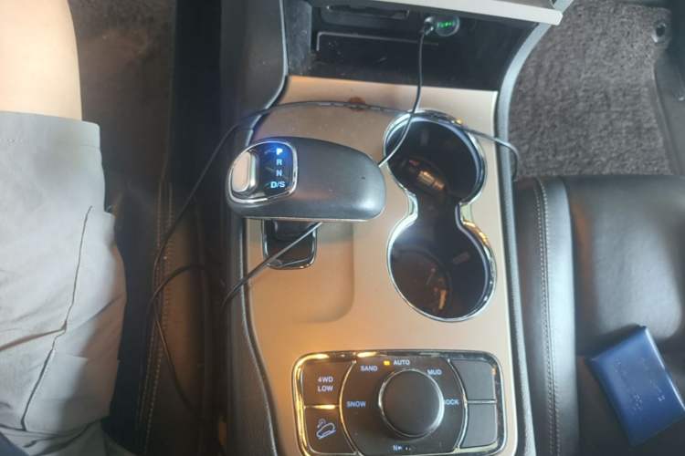 Used Jeep Grand Cherokee 2014 3.0L Comfort Navigation Edition Gear Lever