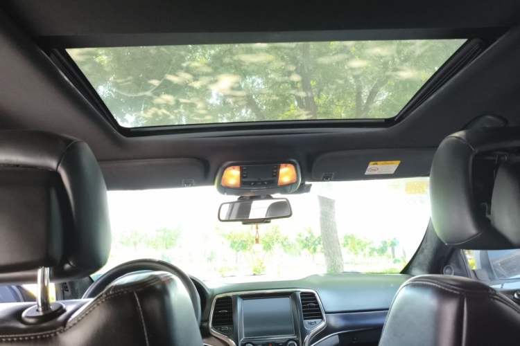 Used Jeep Grand Cherokee 2014 3.6L Elite Navigation Edition Headliner