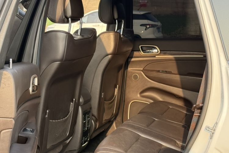 Used Jeep Grand Cherokee 2014 3.0L Flagship Zunyue Edition Interior 2