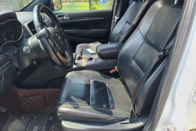 Used Jeep Grand Cherokee 2014 3.6L Elite Navigation Edition Left Front Seat